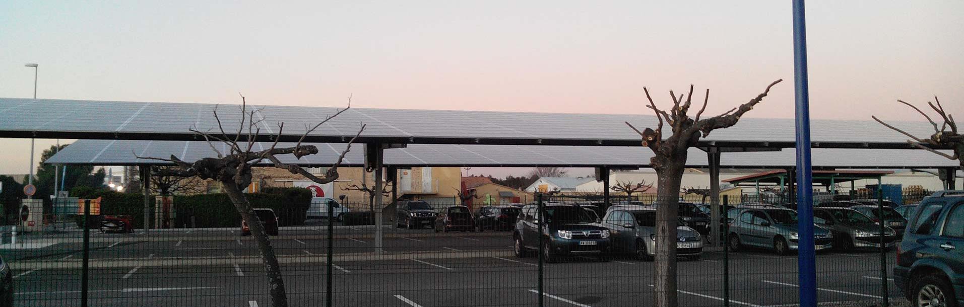 Ombrieres solaires Coruscant installées sur le parking de l'entreprise Mccormick à Carpentras